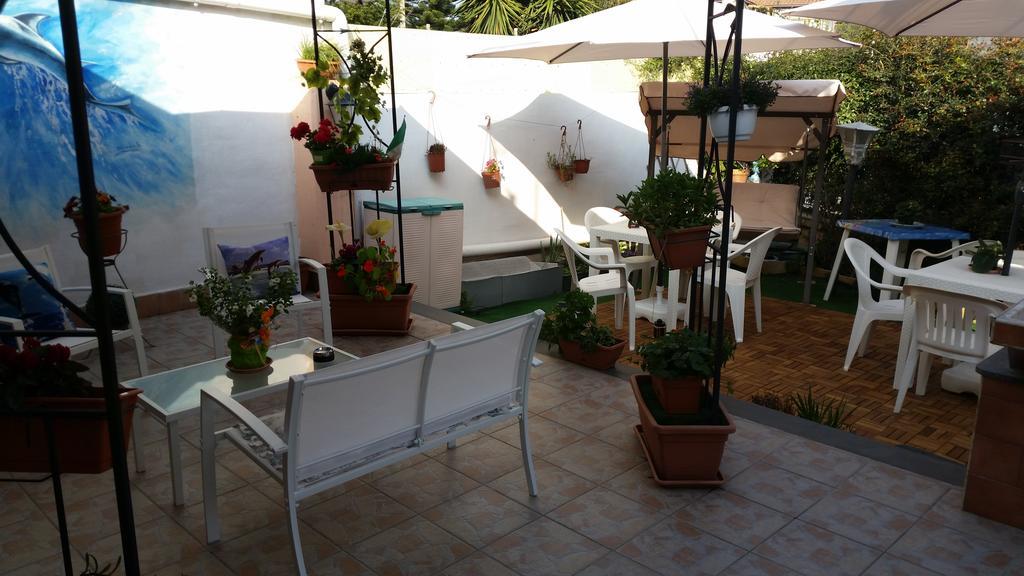 Bed and Breakfast Beb I Delfini Di Casa Paola Маскали Экстерьер фото