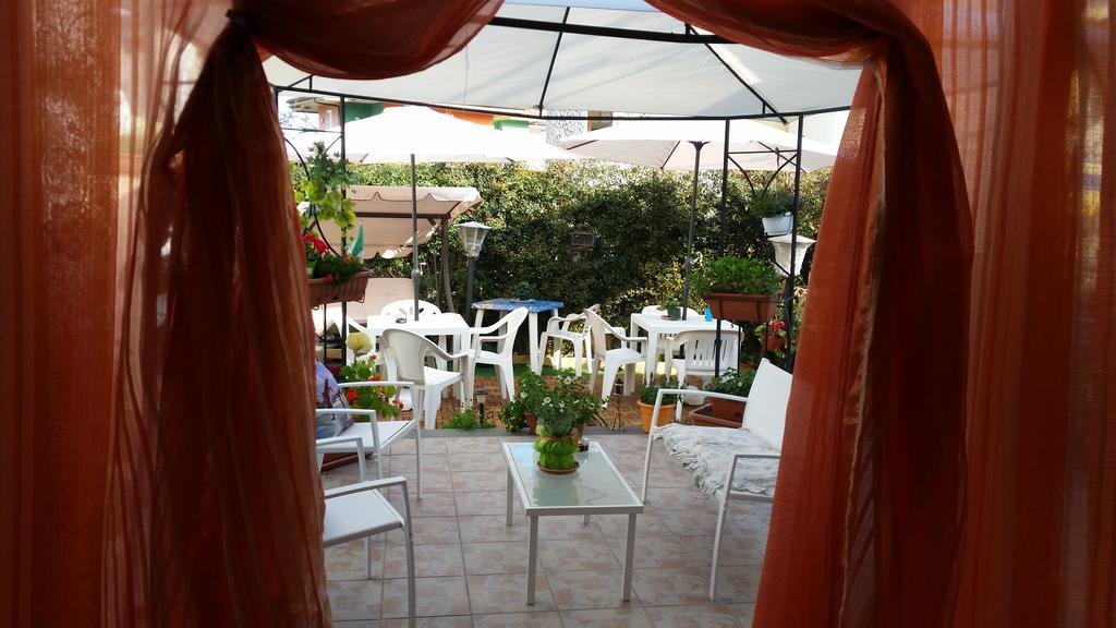 Bed and Breakfast Beb I Delfini Di Casa Paola Маскали Экстерьер фото