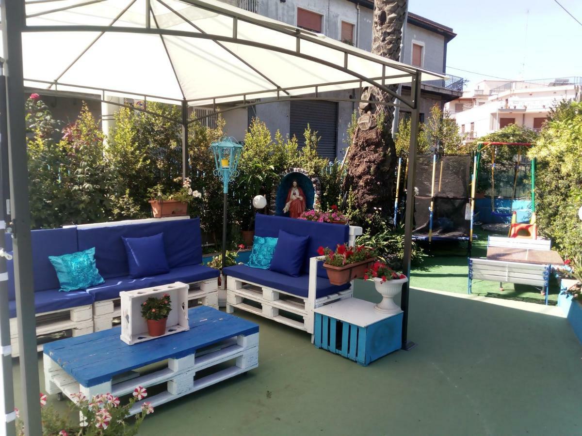 Bed and Breakfast Beb I Delfini Di Casa Paola Маскали Экстерьер фото